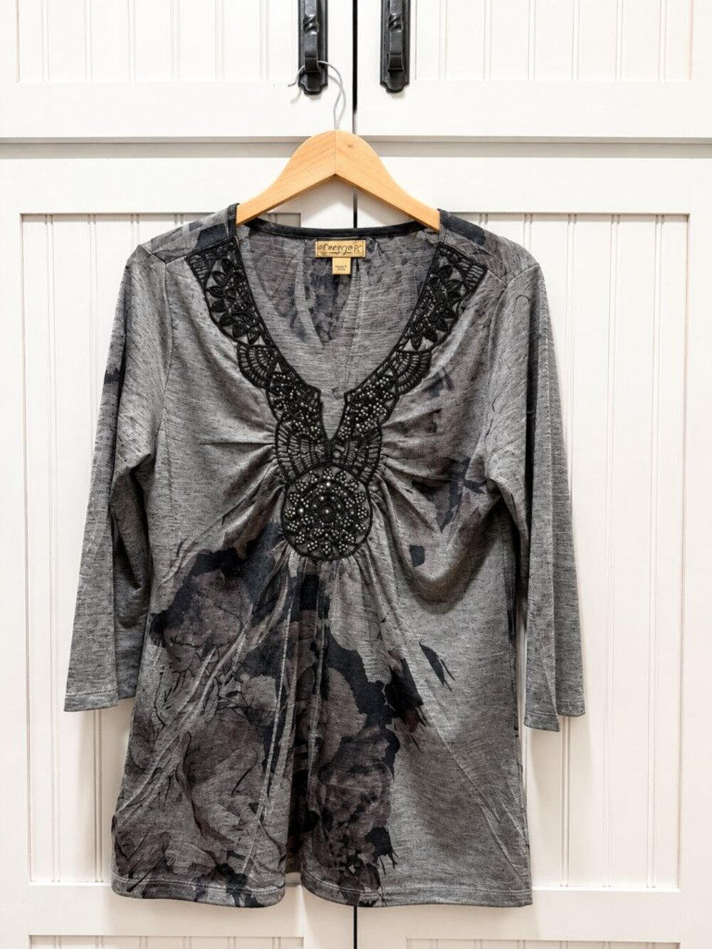 Emerge PL Gray Floral Embellished 3/4 Sleeve Knit Top Petite Large